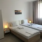 Rosi - Bay View Holiday home *